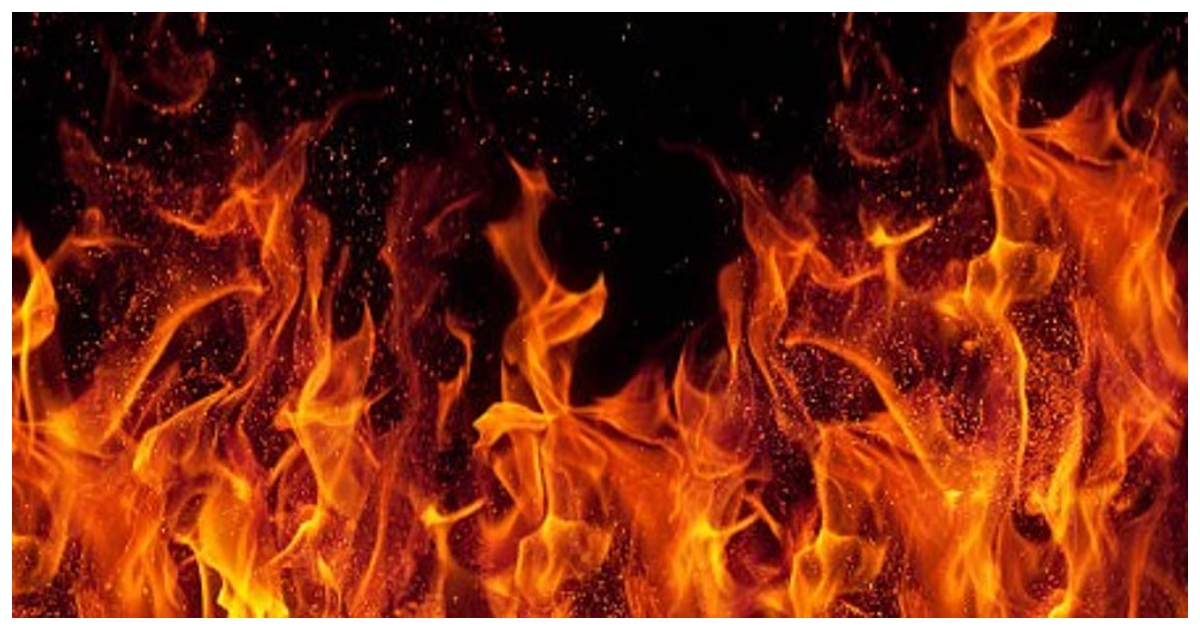 আগুন দ্রুত ছড়িয়ে পড়লে পরিবারটি ভেতরে আটকা পড়ে। ছবি: গালফ নিউজ